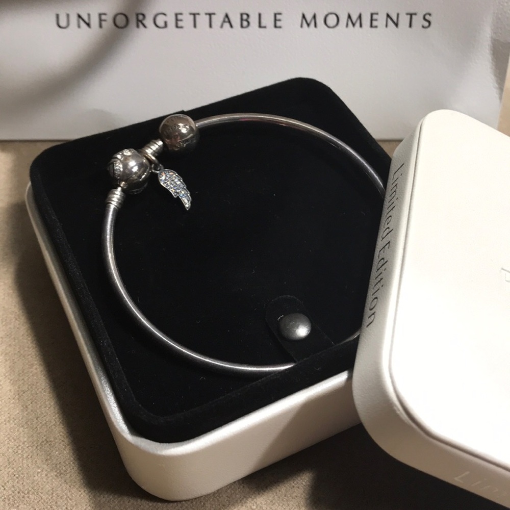 Pandora Danity Bow bangle.